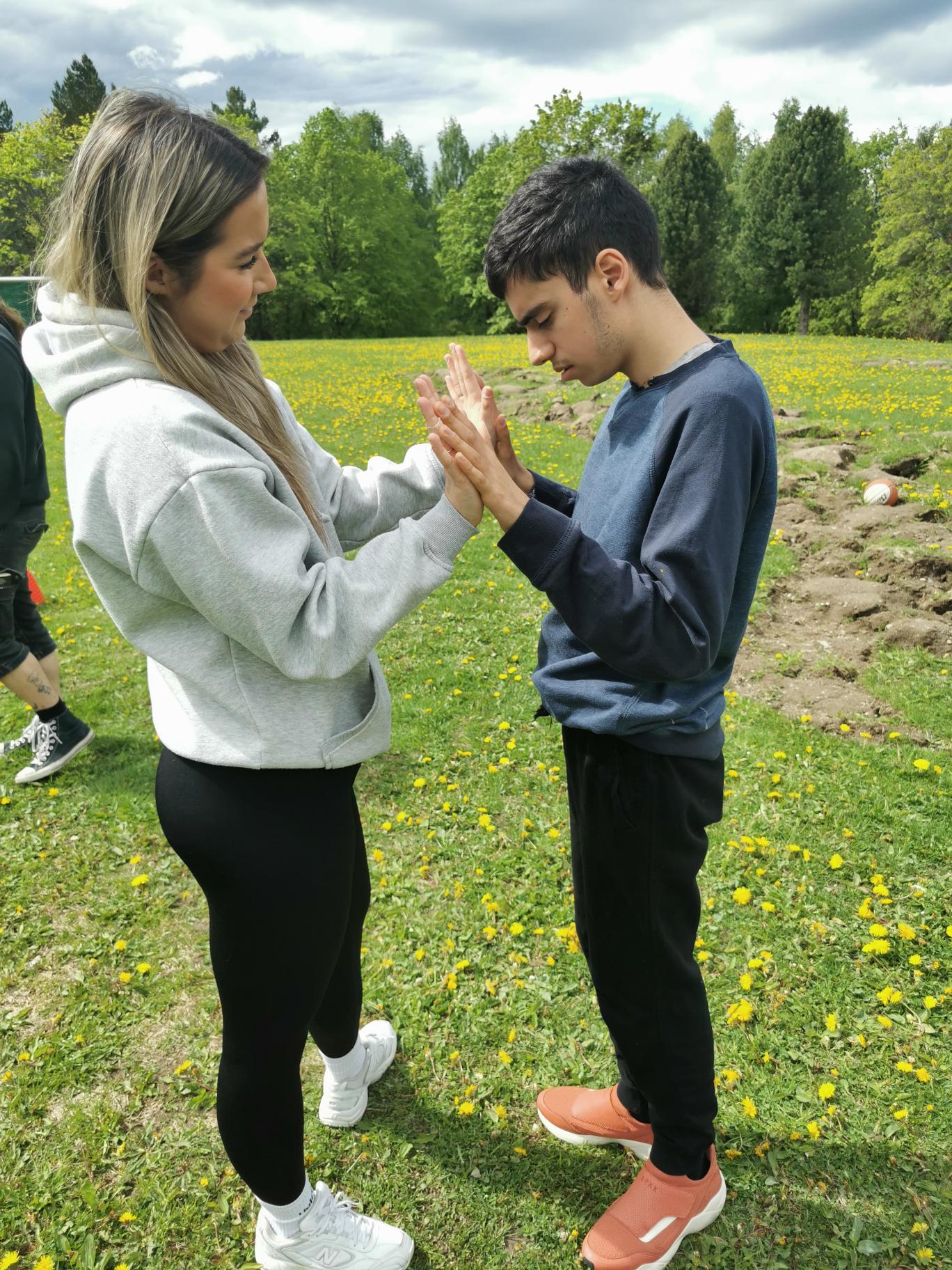 Mikkel Klein  High five!