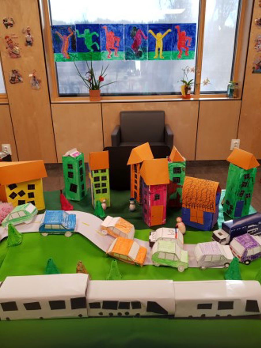 Foto: By montasje (felles elevarbeid) By montasje (felles elevarbeid)